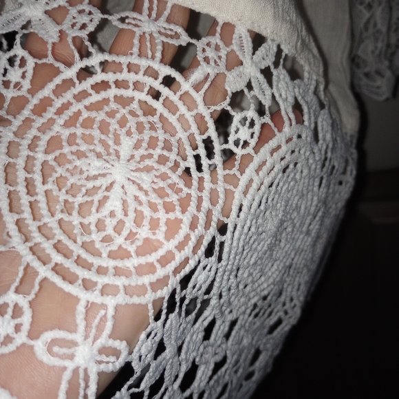 Andre by Unit Creme Lace and Rayon adjustable Bohemian Strappy Top New Small - Picture 10 of 10